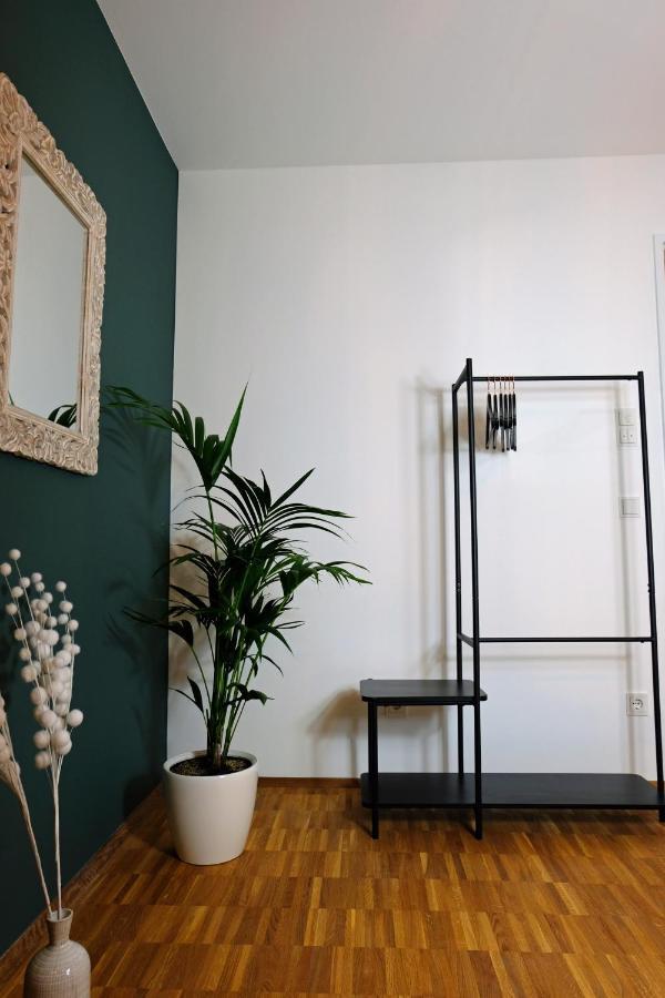 Design Apartment Nr 2 Mit Terrasse Und Parkplatz Straubing Extérieur photo