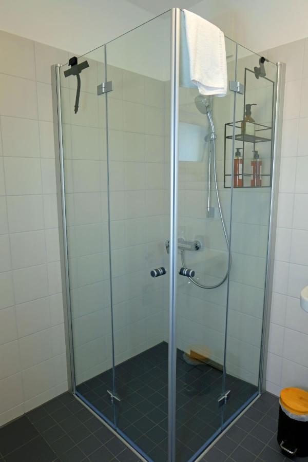 Design Apartment Nr 2 Mit Terrasse Und Parkplatz Straubing Extérieur photo