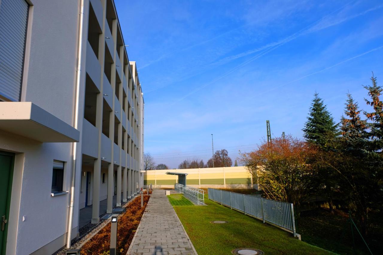 Design Apartment Nr 2 Mit Terrasse Und Parkplatz Straubing Extérieur photo